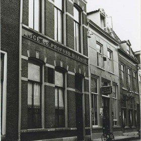 Le Profond Silence behoort tot de oudste, nog steeds actieve, verenigingen van noord Nederland. Le Profond Silence behoort tot de oudste, nog steeds actieve, verenigingen van noord Nederland.