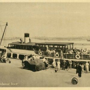 De “Amsterdamse boot” voer vanaf 1933 zes keer per week vanuit Kampen op Amsterdam.