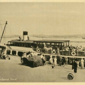 De “Amsterdamse boot” voer vanaf 1933 zes keer per week vanuit Kampen op Amsterdam.